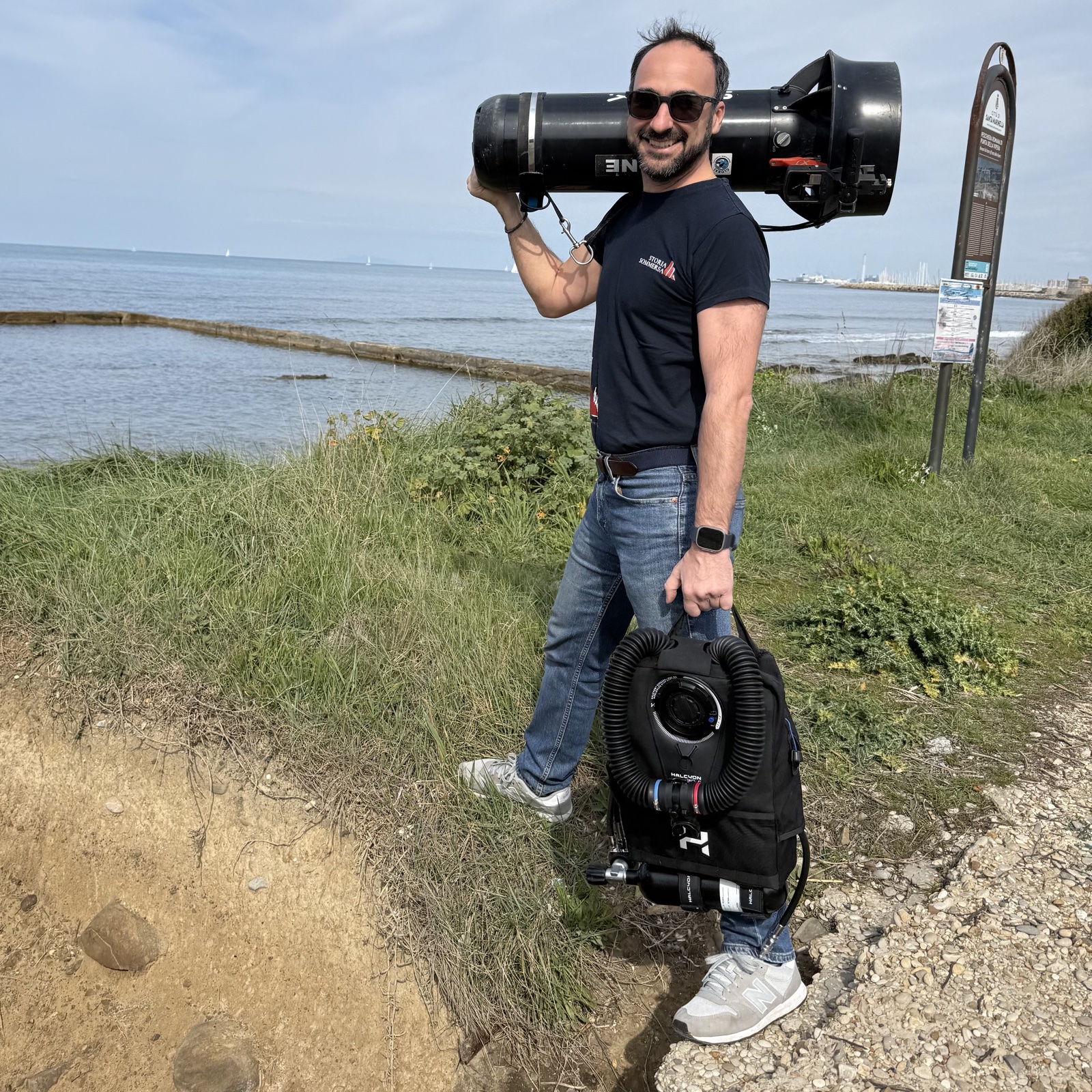 Pre-dive, with the Symbios rebreather and SUEX scooter